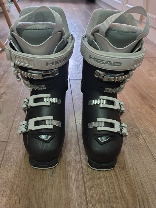 Vând clăpari Head, mărimea 23 - 23,5. Stare impecabilă.