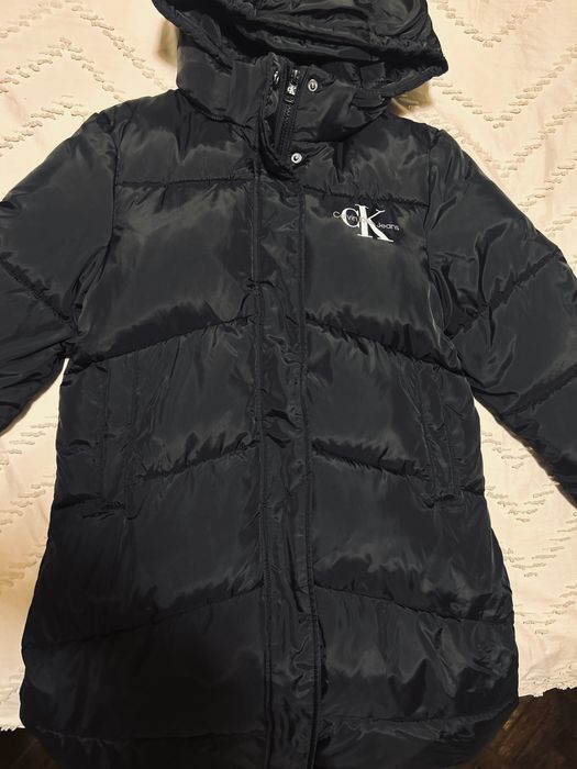 Оригинално,дамско,черно,зимно яке на Calvin Klein.