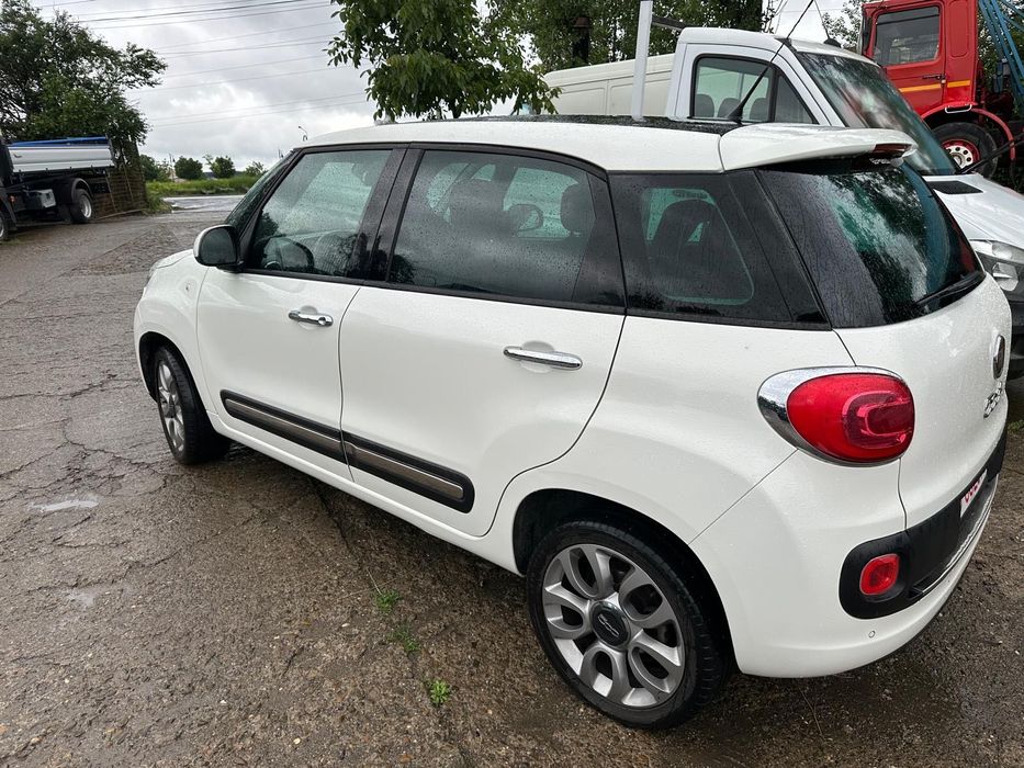 Fiat 500 L recent adus din Italia