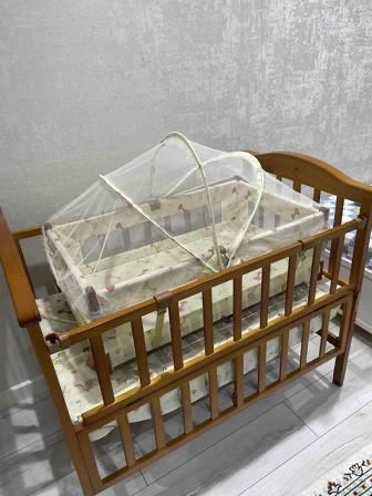 Продам детский манеж с люлькой