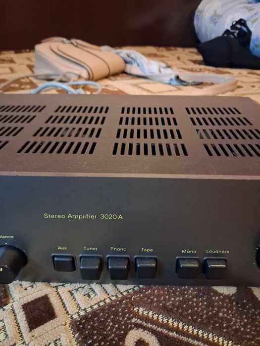 Amplituneri Philips 790 si Nad 3020 A