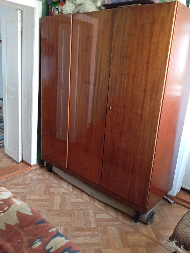 шкаф для одежды шифоньер