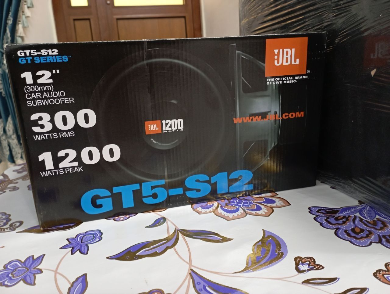 JBL 1200 watt lik yangi pachka.
