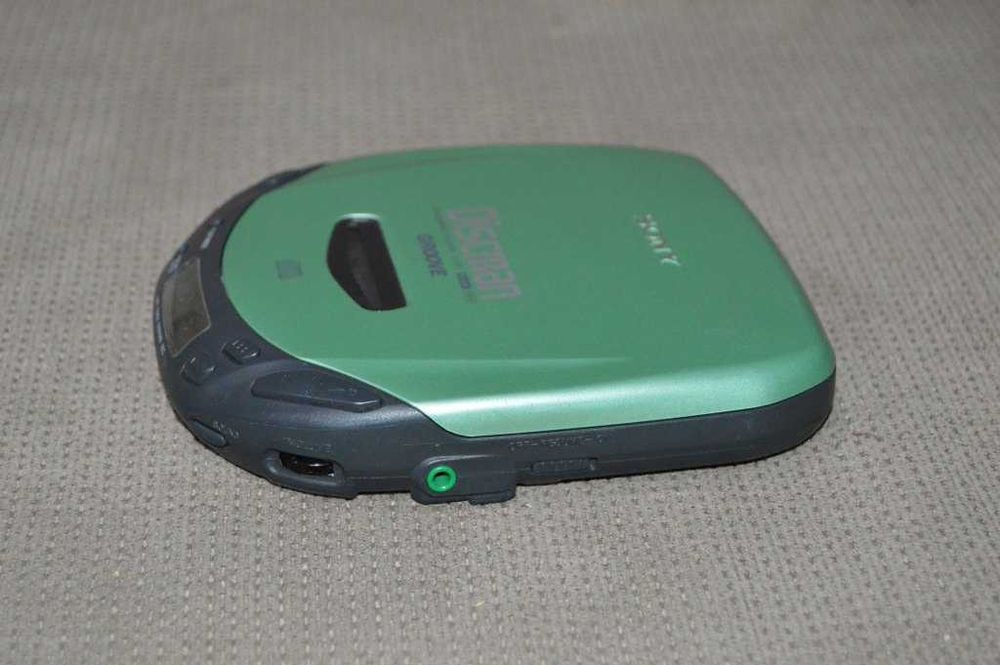 Player CD portabil clasic Sony Discman D-181 + alimentator
