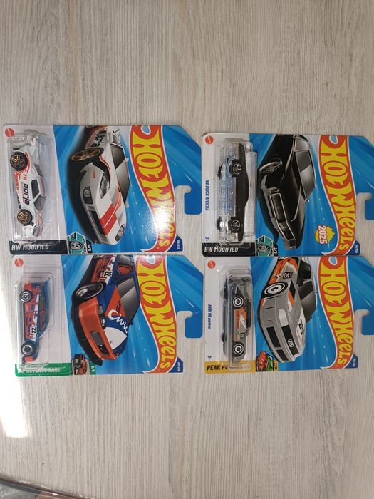 Hot wheels машинки