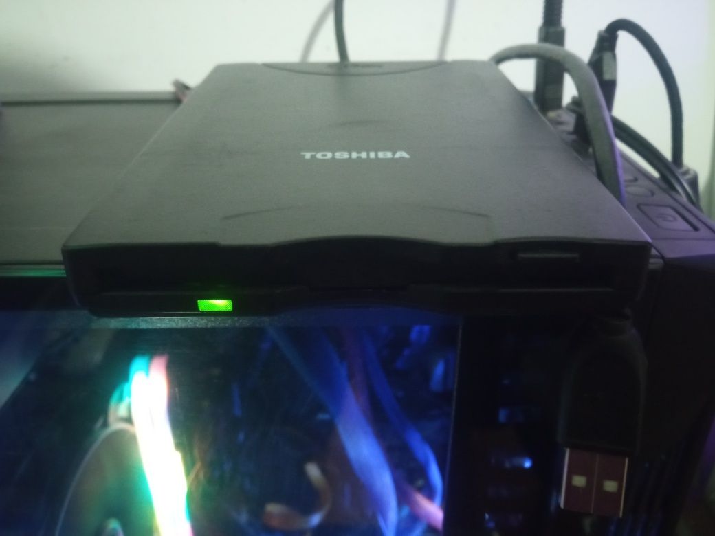 USB Флопи Toshiba FDD Portable Diskette Drive