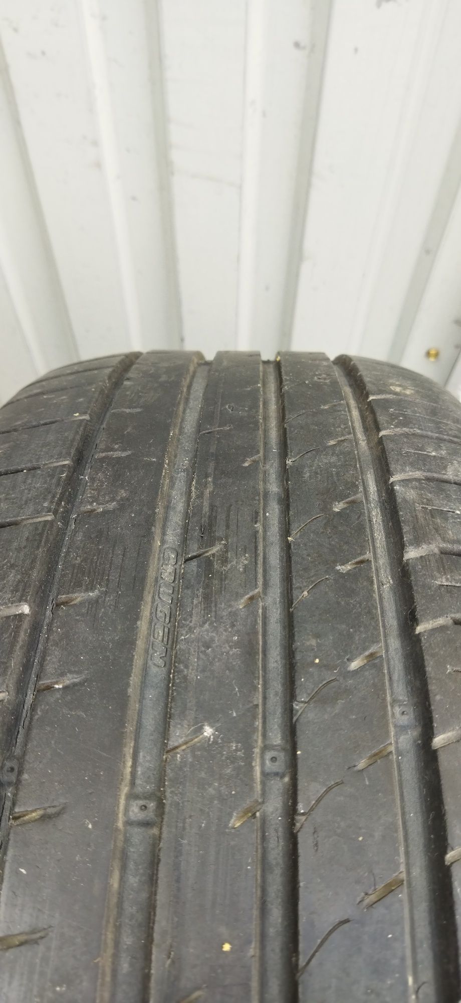 Одна шина kumho r18