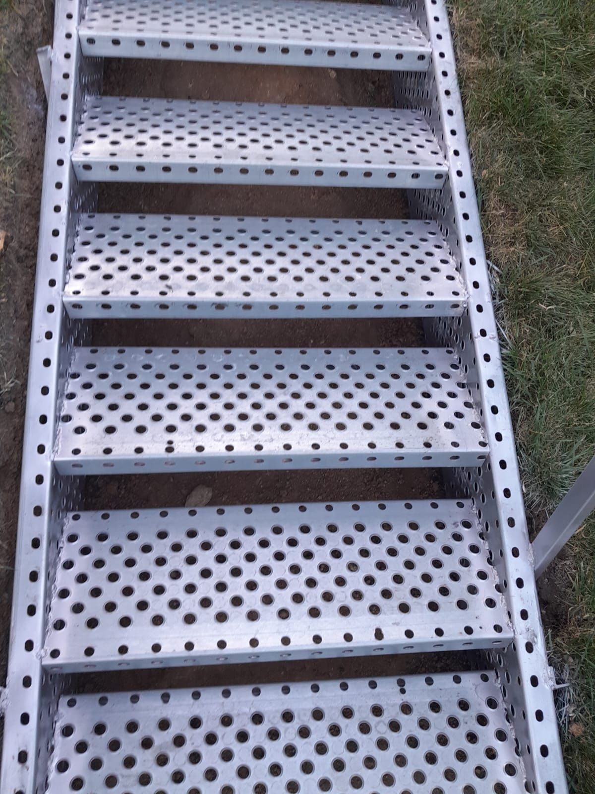 Scara metalica zincata 4mm grosime noi