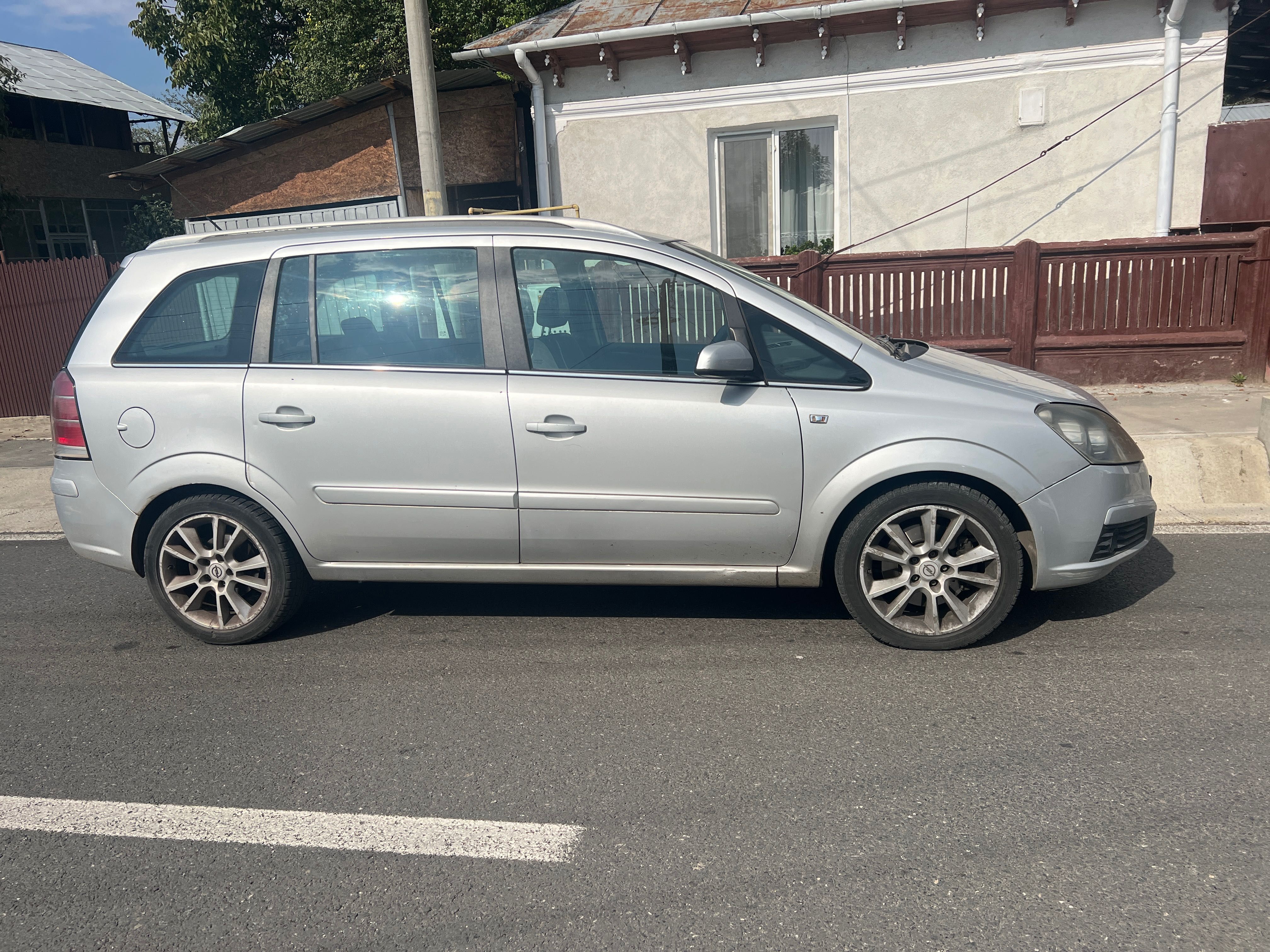 Opel zafira 1.9 cdti
