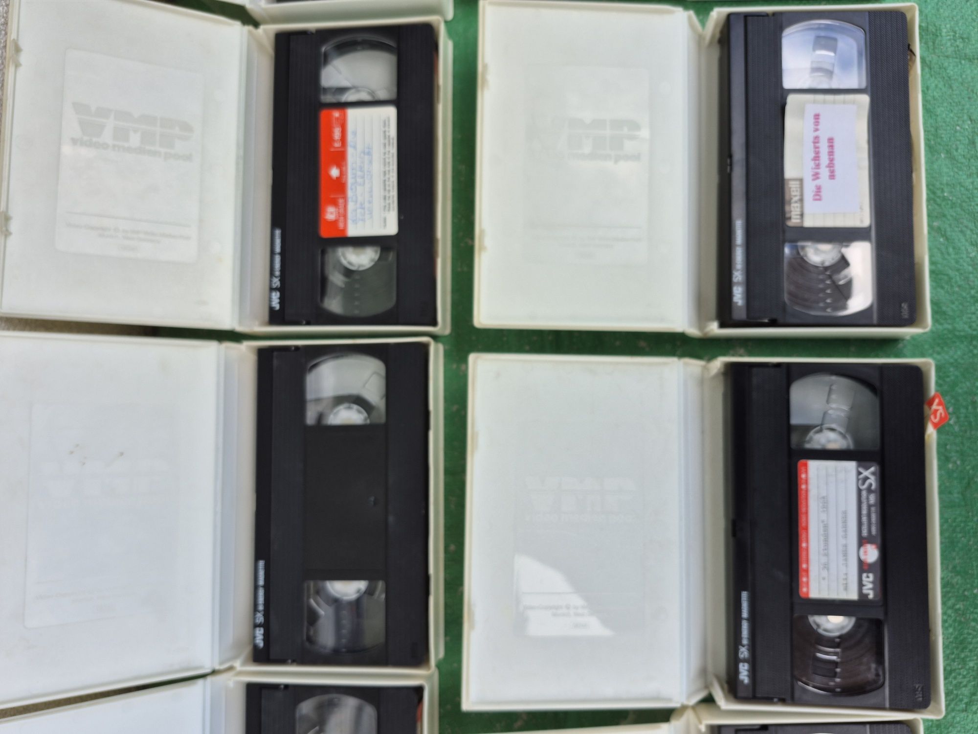 Vând 18 casete video VHS JVC originale de 240minute colectie de filme