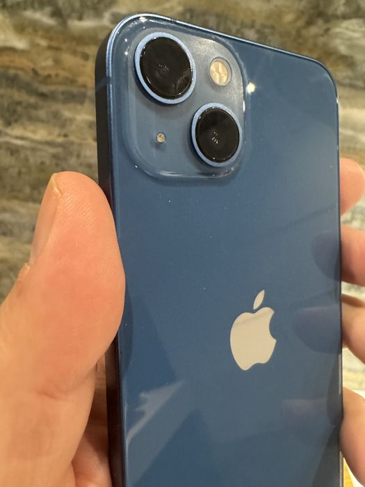 iPhone 13 128 GB & Apple silicon case