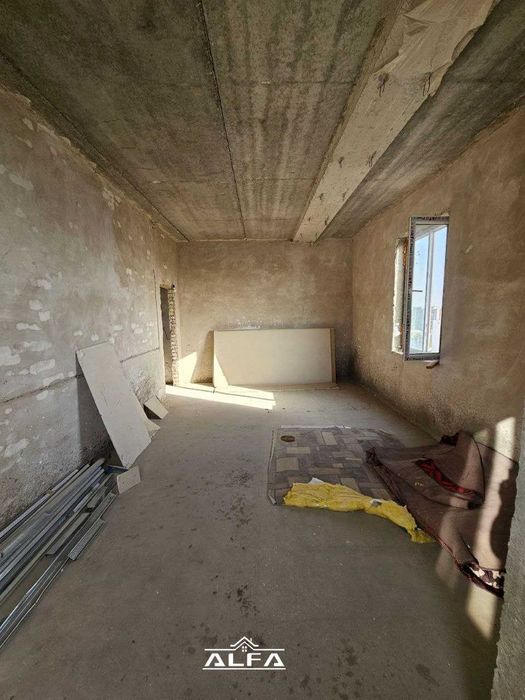 Buxoroda kvartira sotiladi 1 xonali 46m² 7-qavat.