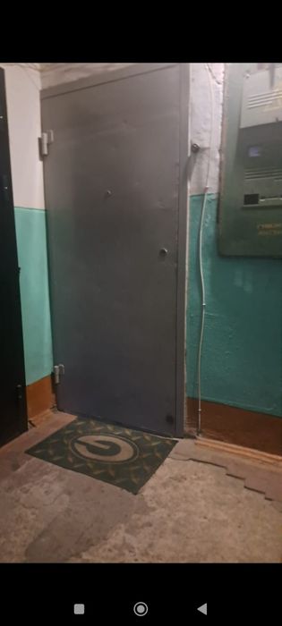 Продам  Железную Дверь