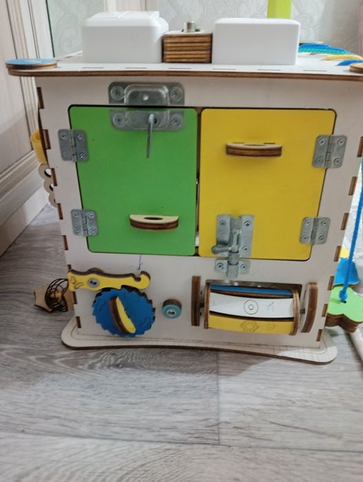 Продам   бизиборд