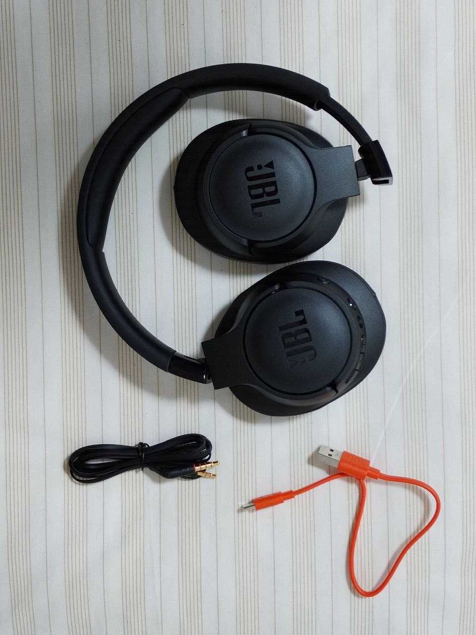 Наушники JBL черные беспроводные