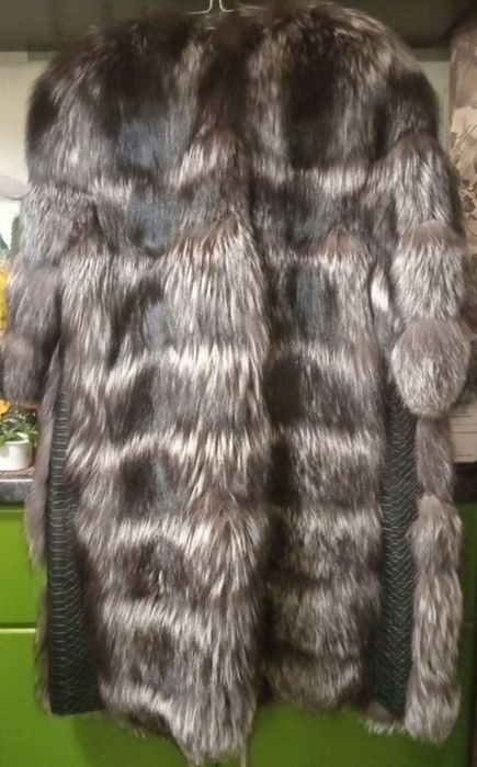 Палта от сребърна лисица
