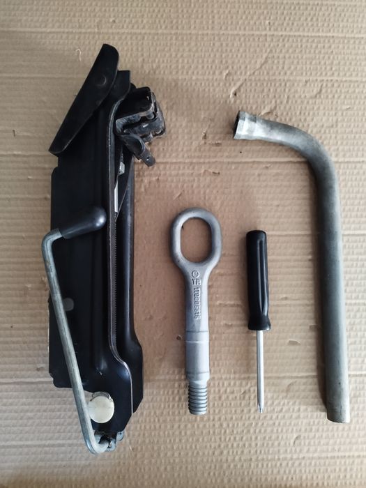 Cric Audi A3 A4 A6/ Vw Golf 6 Passat B6 B7/Octavia /Seat Leon