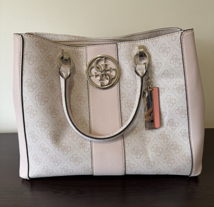 Дамска чанта Guess