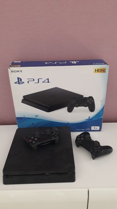 Игровая приставка PlayStation 4 Slim