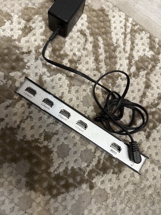 Spliter hdmi 4 porturi out si 1 port in