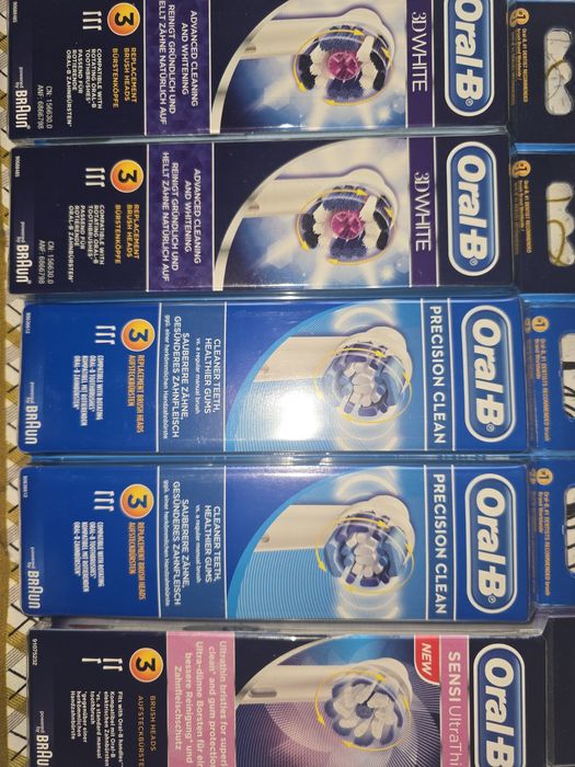 Комплект от 3 резервни глави за електрическа четка за зъби Oral-B