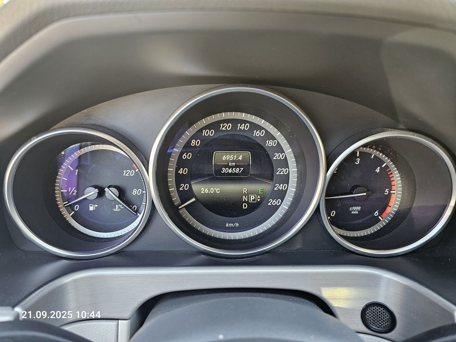Mercedes Benz E250 204cp Elegance