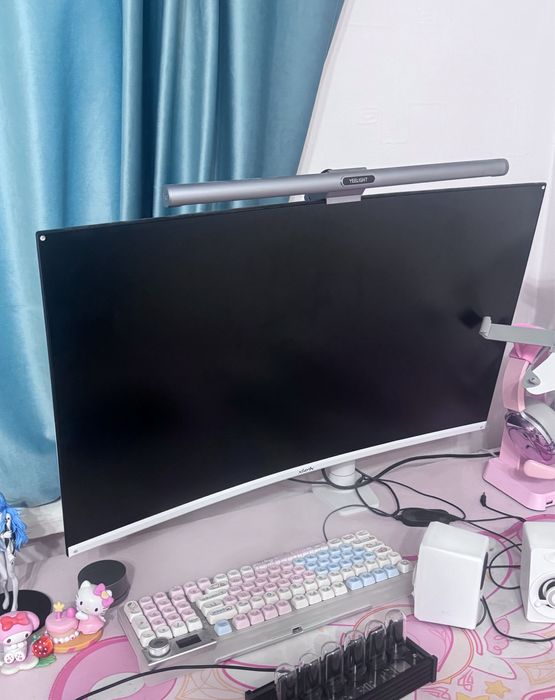 32-дюймовый монитор