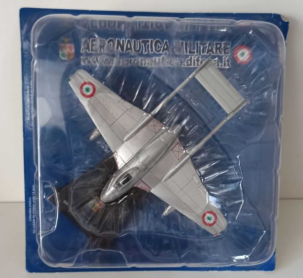 Macheta avion De Havilland DH100 Macchi "Vampire" - RCA 1/100