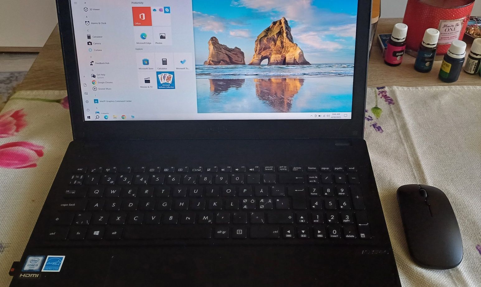 Laptop Asus i5-6200U 2.30GHz /Full HD/15.6"/8GB RAM/ 256 SSD