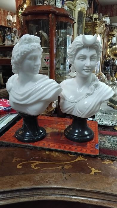 Мраморни бюстове!