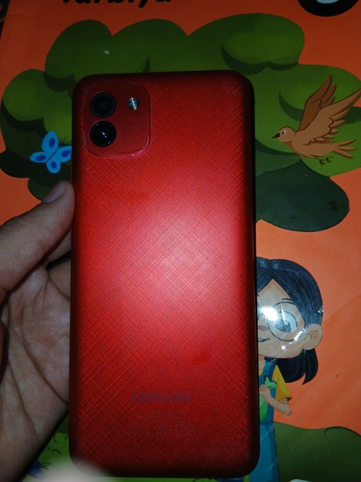 Samsung A03. Holati yaxwi.