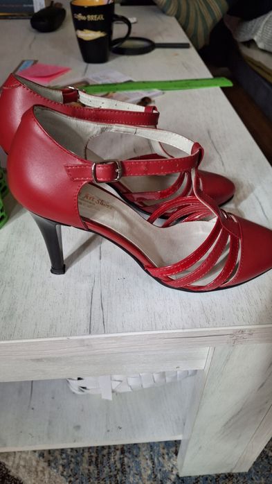 Pantofi roșii piele, casual,design elegant, pt serviciu sau dif. even.