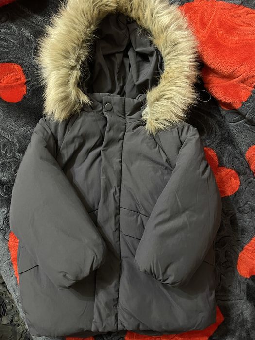 Geaca Zara ,marime 98cm,impermeabila-perfecta pentru iarna.