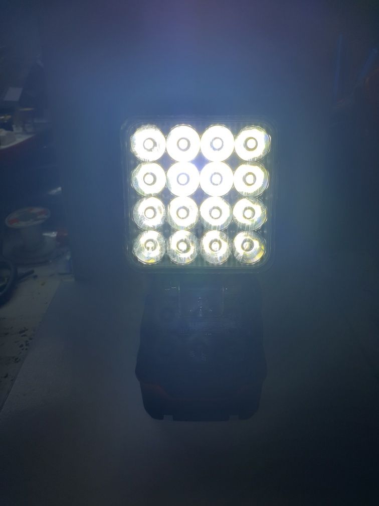 Работно лампа за батерия Parkside 48W