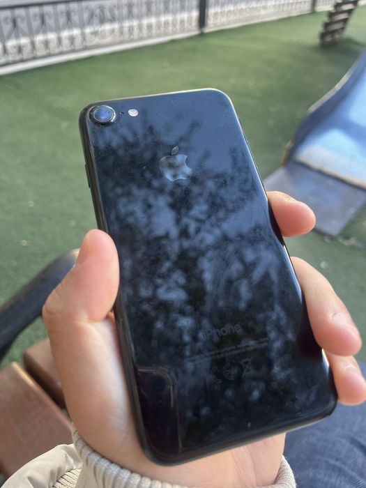 Продам новый iphone 7