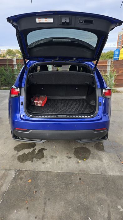 Продавам Лексус NX 300h