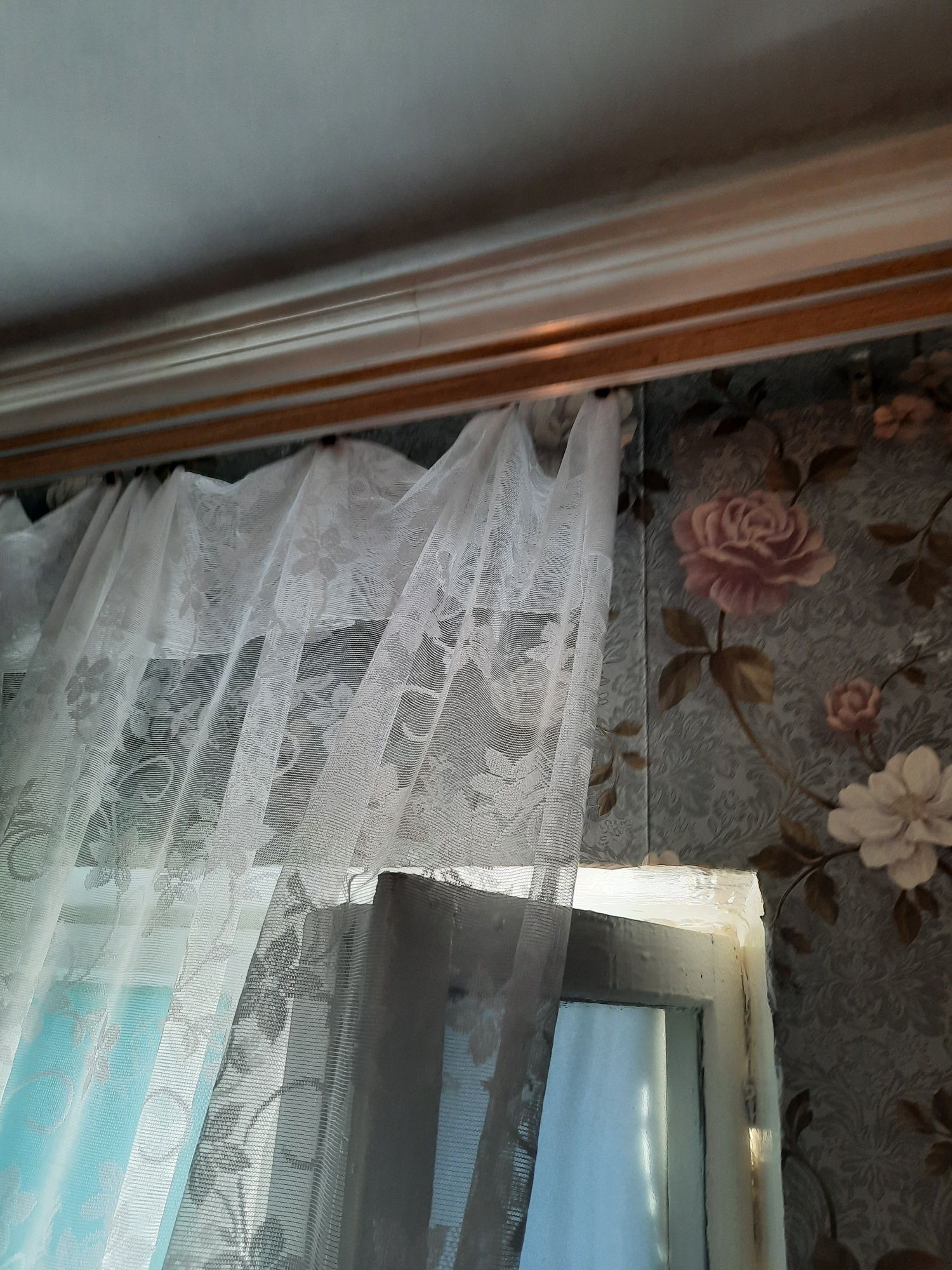 Продаю   карниз.