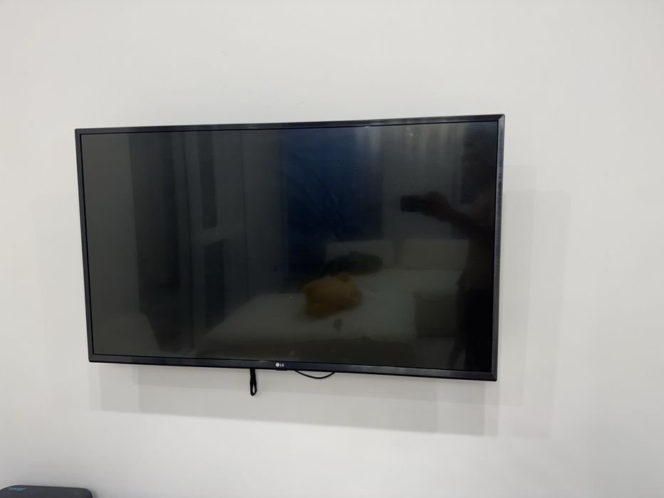 Продам телевизор LG 43