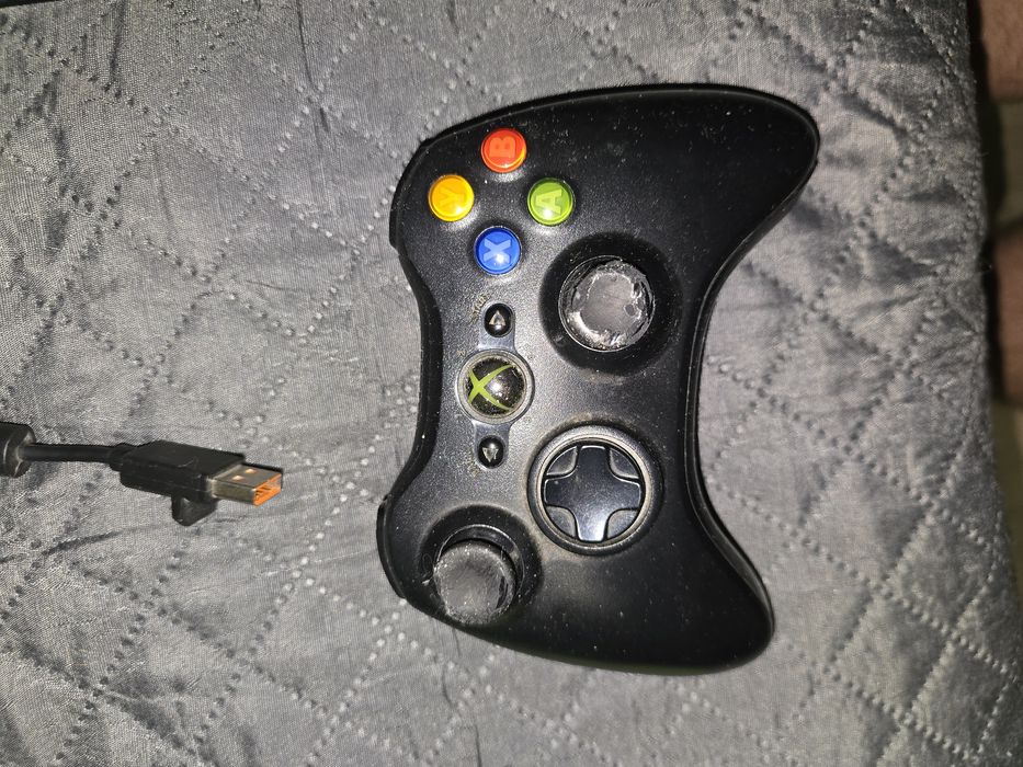 Vand Xbox 360 Slim Cu jocuri si Camera Kinetic