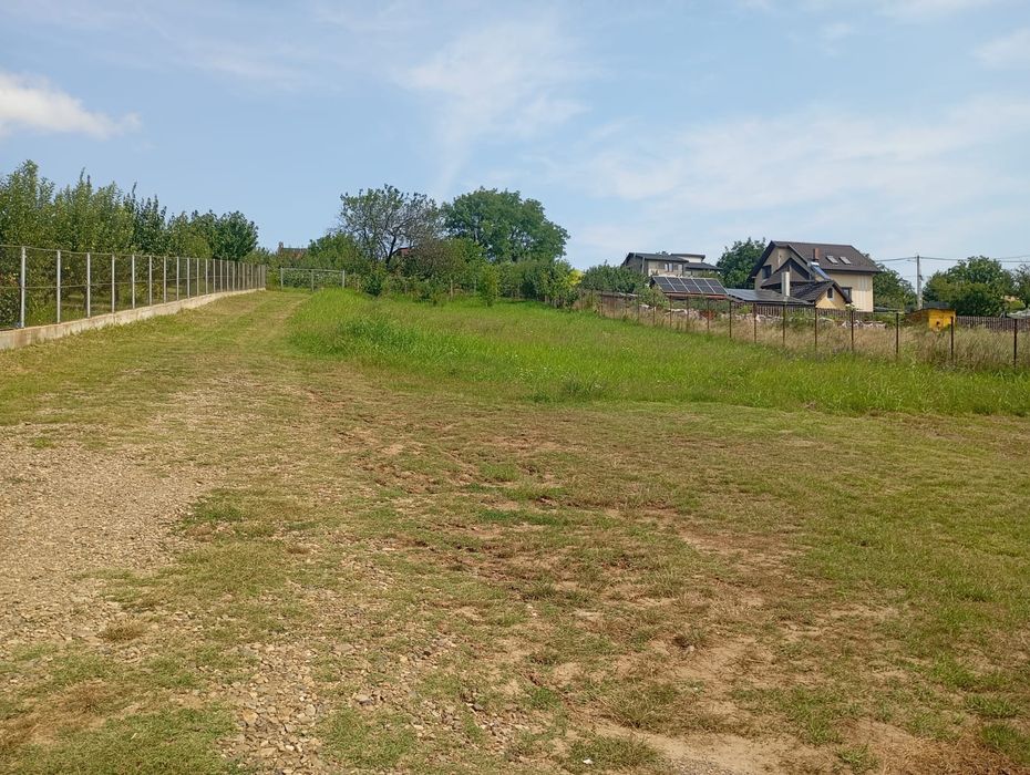 Teren 1000 mp, Chicerea/Tomești, utilitățile trase PE TEREN.