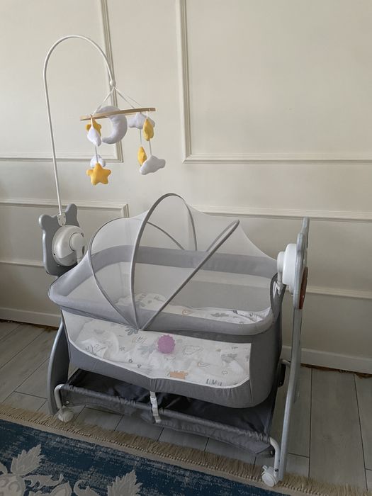 Кровать Манеж. С музыкой и с автоукачиванием