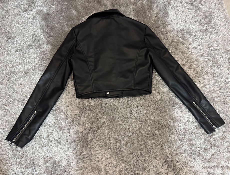 Дамско кожено яке stradivarius xs