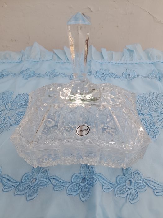 Ваза с крышкой. Хрусталь-стекло