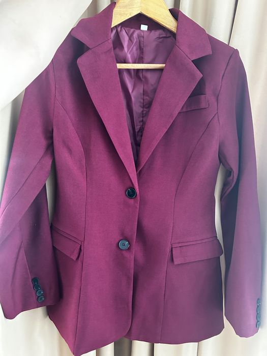 Дамско сако в цвят бурдо