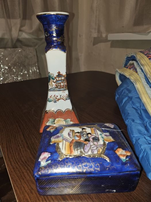 Изключително красив и рядък комплект от порцелан.