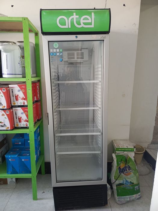 Artel vitrina xolodilnok HS-474SN