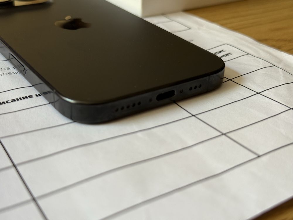 Бартер като нов iphone 16 pro 256 balck 100%