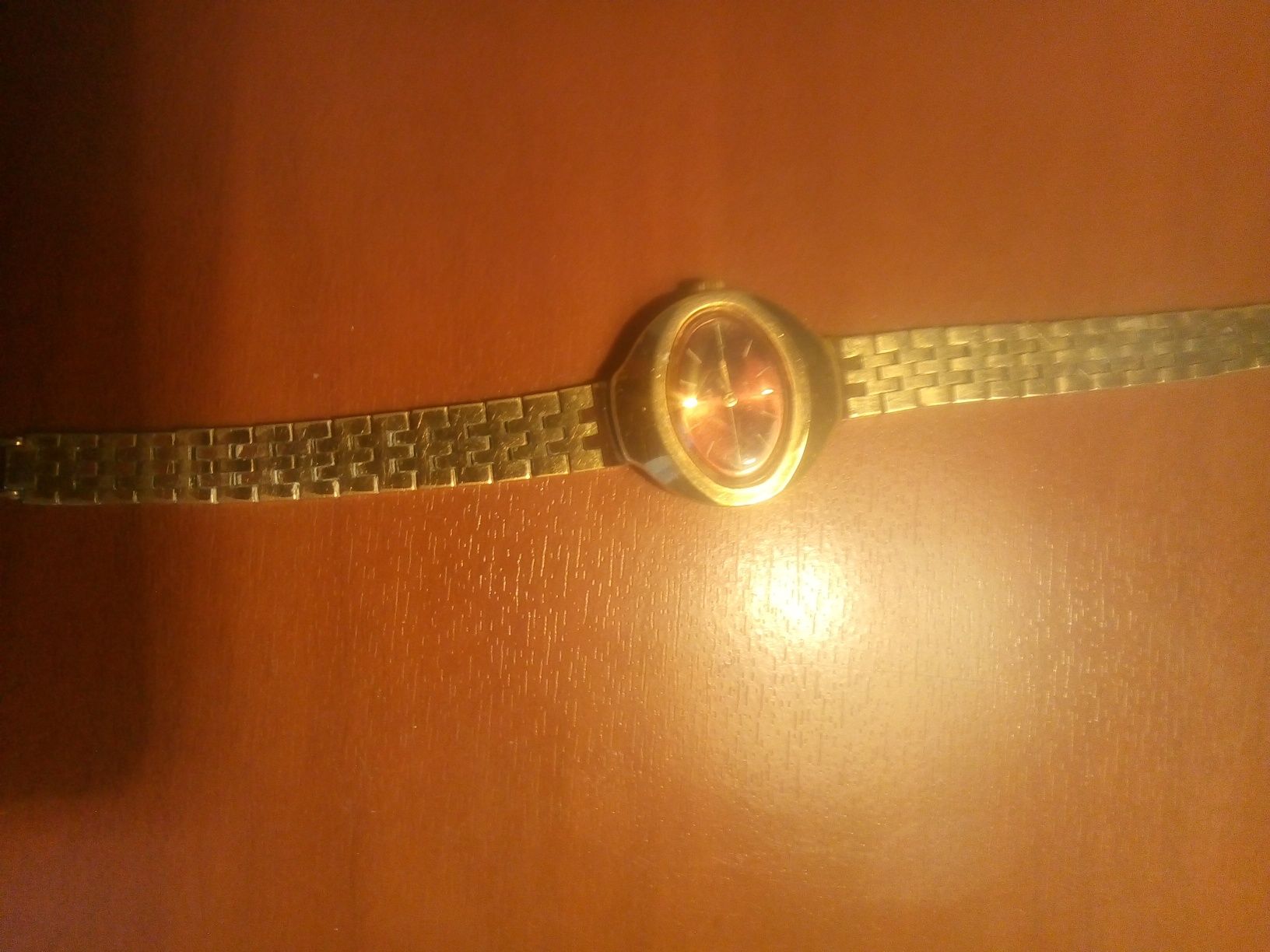 Продам  часы позолоченные женские