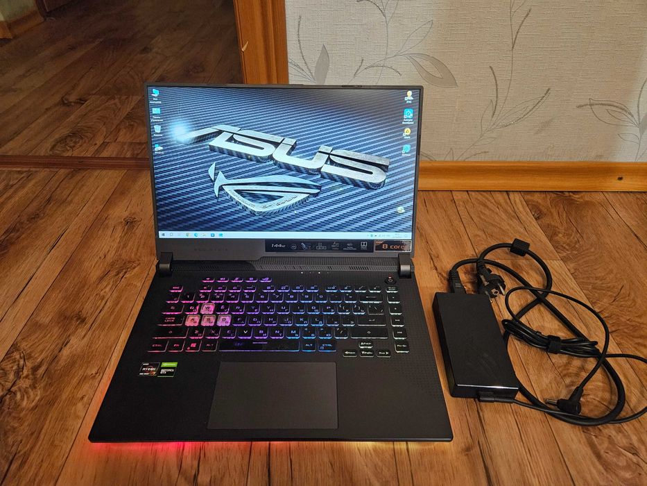Продам игровой ноутбук 2022г Asus ROG Strix G15 G513IH-HN004