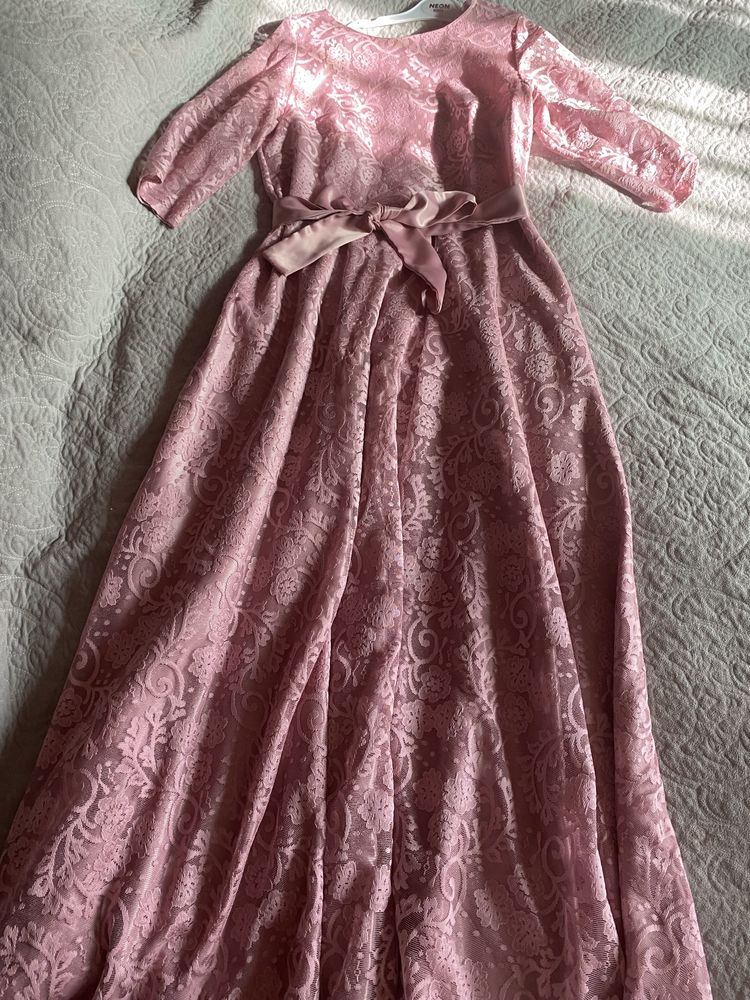 СРОЧНО продается платье розовое ШЫМКЕНТ!